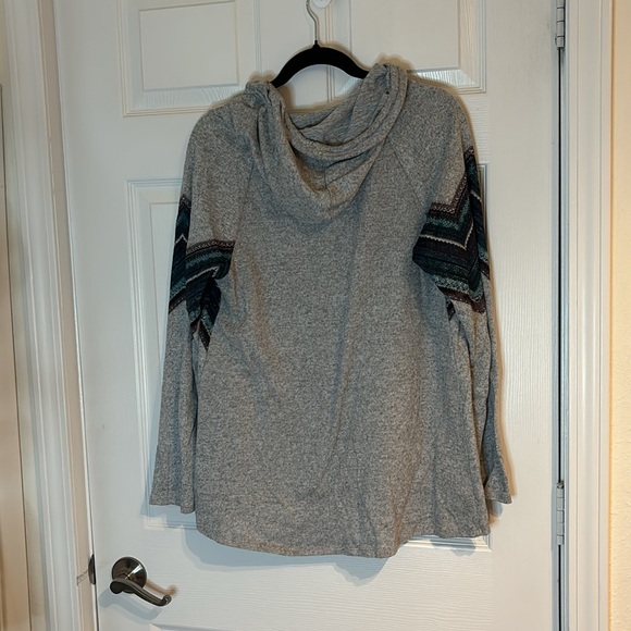 Maurices Sweatshirt - Picture 2 of 2